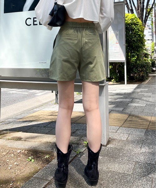 EPIMI E'PIMMY(エピミエピミー)の「タックチノハーフパンツ(チノパンツ・レディース・ブラック/カーキ/ベージュ・MEDIUM)」の7枚目の写真