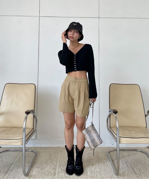 EPIMI E'PIMMY(エピミエピミー)の「タックチノハーフパンツ(チノパンツ・レディース・ブラック/カーキ/ベージュ・MEDIUM)」の18枚目の写真