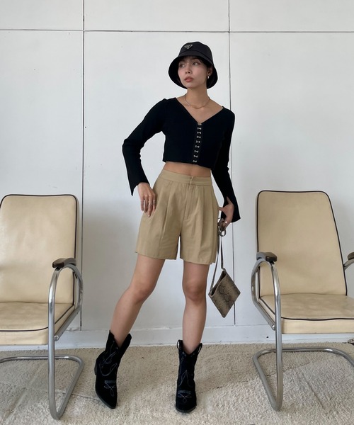 EPIMI E'PIMMY(エピミエピミー)の「タックチノハーフパンツ(チノパンツ・レディース・ブラック/カーキ/ベージュ・MEDIUM)」の19枚目の写真