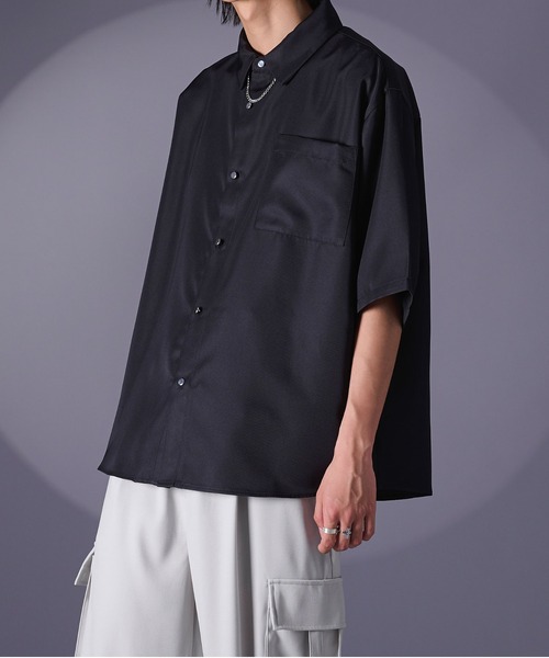 Ellno Loset（エルノロゼット）の「チェーン付シャツ（シャツ/ブラウス・メンズ・ブラック/オフホワイト・SMALL/MEDIUM/LARGE）」の2枚目の写真