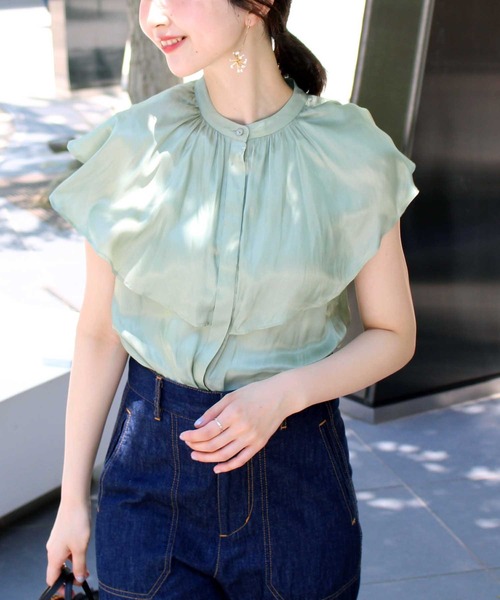 Jines(ジネス)の「割繊サテン ケープカラーブラウス(シャツ/ブラウス・レディース・ベージュ/レッド/カーキ・38)」の3枚目の写真