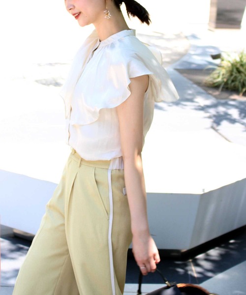 Jines(ジネス)の「割繊サテン ケープカラーブラウス(シャツ/ブラウス・レディース・ベージュ/レッド/カーキ・38)」の12枚目の写真