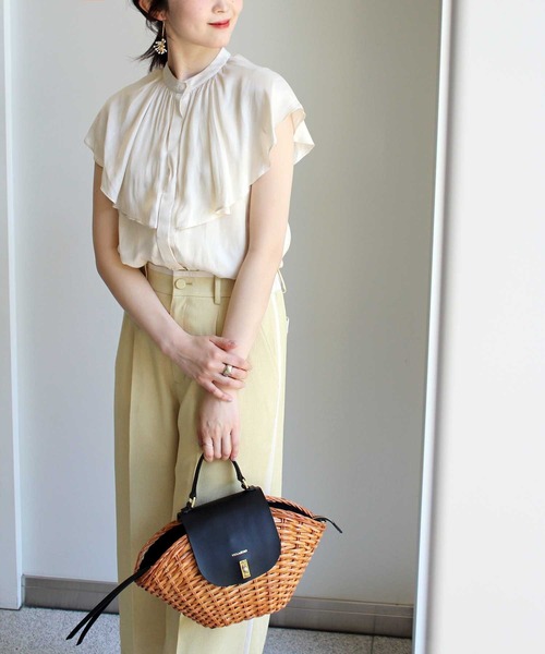 Jines(ジネス)の「割繊サテン ケープカラーブラウス(シャツ/ブラウス・レディース・ベージュ/レッド/カーキ・38)」の17枚目の写真