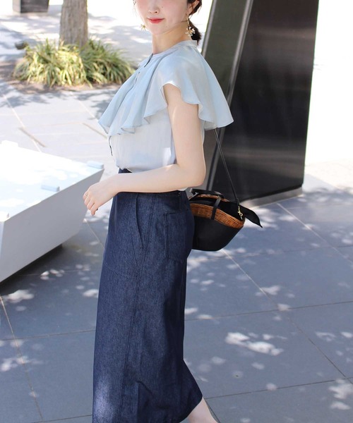 Jines(ジネス)の「割繊サテン ケープカラーブラウス(シャツ/ブラウス・レディース・ベージュ/レッド/カーキ・38)」の5枚目の写真