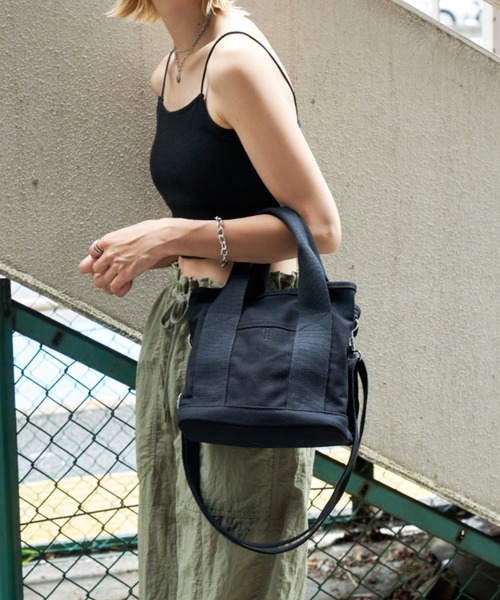 Auntie Rosa Holiday（アンティローザホリデー）の「2WAYキャンバスミニトート（トートバッグ・レディース・アイボリー/ブラック/カーキ・FREE）」の9枚目の写真