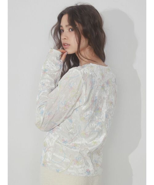 merry jenny（メリージェニー）の「ベロアflower embroidery tops（Tシャツ/カットソー・レディース・オフホワイト/グリーン・FREE）」の7枚目の写真