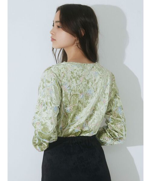 merry jenny（メリージェニー）の「ベロアflower embroidery tops（Tシャツ/カットソー・レディース・オフホワイト/グリーン・FREE）」の13枚目の写真