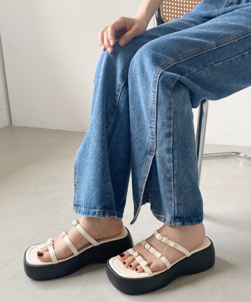 wears(ウェアーズ)の「ストラップ厚底サンダル(サンダル・レディース・アイボリー/ブラック/シルバー・M/L)」の11枚目の写真
