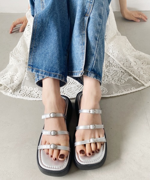 wears(ウェアーズ)の「ストラップ厚底サンダル(サンダル・レディース・アイボリー/ブラック/シルバー・M/L)」の13枚目の写真