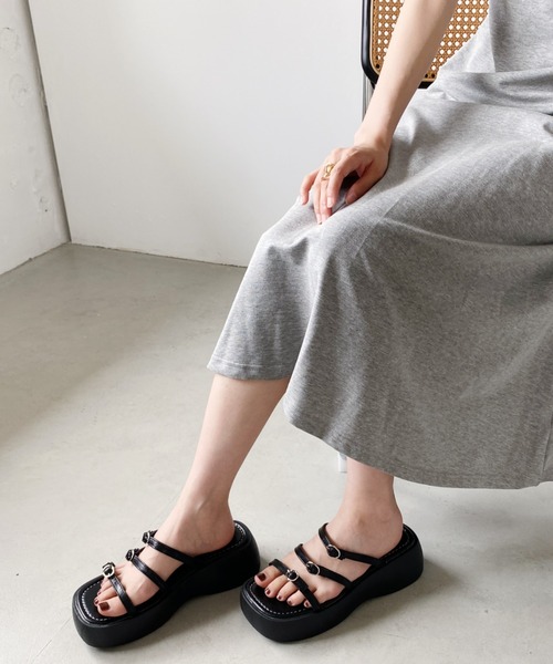 wears(ウェアーズ)の「ストラップ厚底サンダル(サンダル・レディース・アイボリー/ブラック/シルバー・M/L)」の15枚目の写真