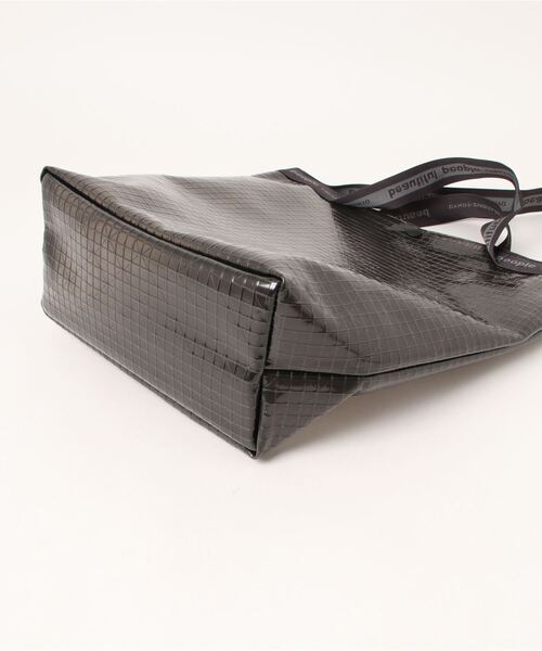beautiful people（ビューティフルピープル）の「beautiful people plaid vinyl logo tape shoulder bag 7345611931（ショルダーバッグ・レディース・ブラック・FREE）」の7枚目の写真