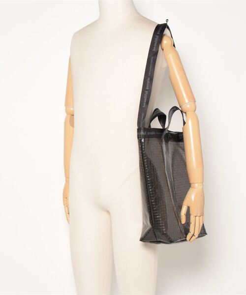 beautiful people（ビューティフルピープル）の「beautiful people plaid vinyl logo tape shoulder bag 7345611931（ショルダーバッグ・レディース・ブラック・FREE）」の5枚目の写真