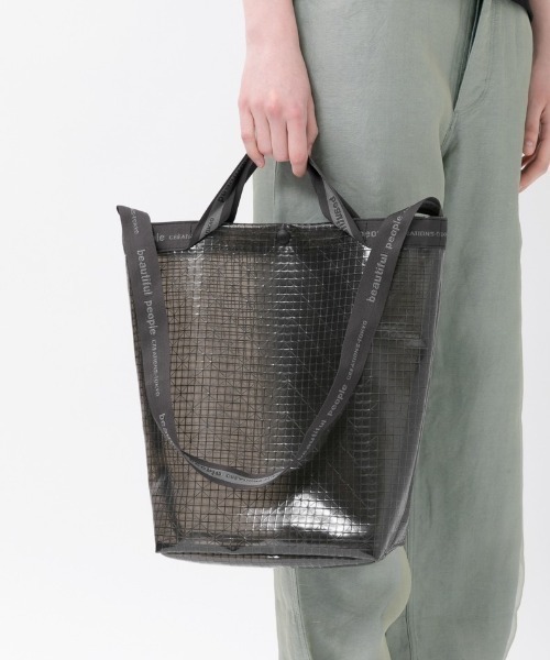 beautiful people（ビューティフルピープル）の「beautiful people plaid vinyl logo tape shoulder bag 7345611931（ショルダーバッグ・レディース・ブラック・FREE）」の3枚目の写真