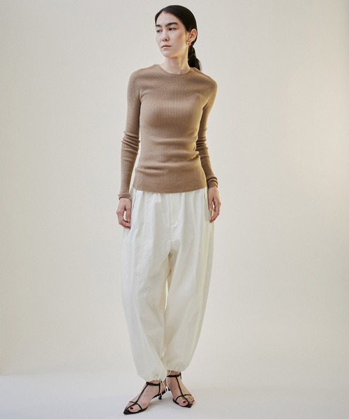 SALON adam et rope'（サロン アダム エ ロペ）の「【洗える・撥水加工・花粉ガード付き】コットンナイロンドロストパンツ/バレルパンツ（カーゴパンツ・レディース・オフホワイト/ブラック・FREE）」の10枚目の写真