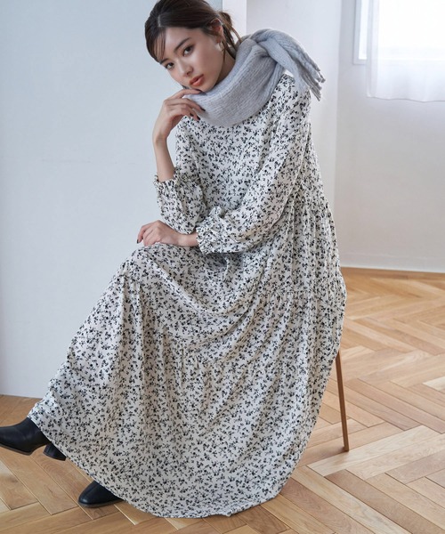 ROPE' PICNIC(ロペピクニック)の「【一部店舗限定】アソート柄ティアードワンピース(ワンピース・レディース・ブラック/ホワイト系その他/ブラック系その他・38)」の2枚目の写真