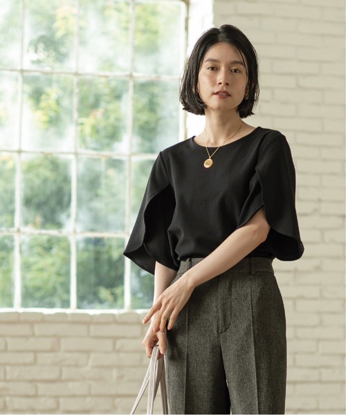 OPAQUE.CLIP（オペークドットクリップ）の「◆チューリップフレアスリーブカットソー【洗濯機洗い可】（Tシャツ/カットソー・レディース・ボルドー/ブラック/ブルー系7/オフホワイト・42/40/38/36）」の7枚目の写真