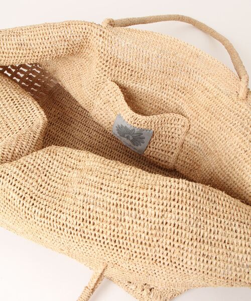 MADE IN MADA(メイドインマダ)の「Curensology(カレンソロジー)/【MADE IN MADA】ラフィアトートバッグ(ハンドバッグ・レディース・ベージュ・FREE)」の4枚目の写真