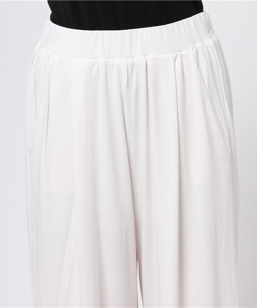 AZUL by moussy（アズールバイマウジー）の「ファイン40/-TRPu天竺ワイドPT（その他パンツ・レディース・オフホワイト/ブラック/ダークカーキ・MEDIUM/LARGE/SMALL）」の7枚目の写真