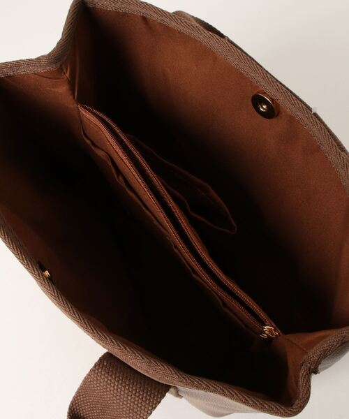 salle de bal（サルデバル）の「polka polka / ポルカポルカ 合皮 ファスナー 仕切りトート ランチトート SDI（トートバッグ・レディース・ダークブラウン/アイボリー/カーキ/ライトブラウン/ダークグレー/ブラック/ベージュ・FREE）」の14枚目の写真