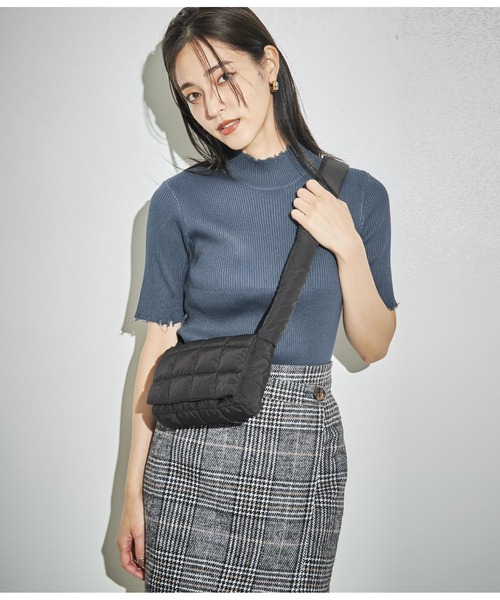 ANAP(アナップ)の「ナイロンキルティングミニショルダーバック(ショルダーバッグ・レディース・グリーン/レッド/アイボリー/ブラック・FREE)」の14枚目の写真