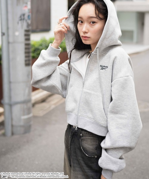 Reebok（リーボック）の「∴WEGO/別注Reebok 裏起毛ショートZIPパーカー（パーカー・レディース・ブラック/オフホワイト/杢グレー・FREE）」の9枚目の写真