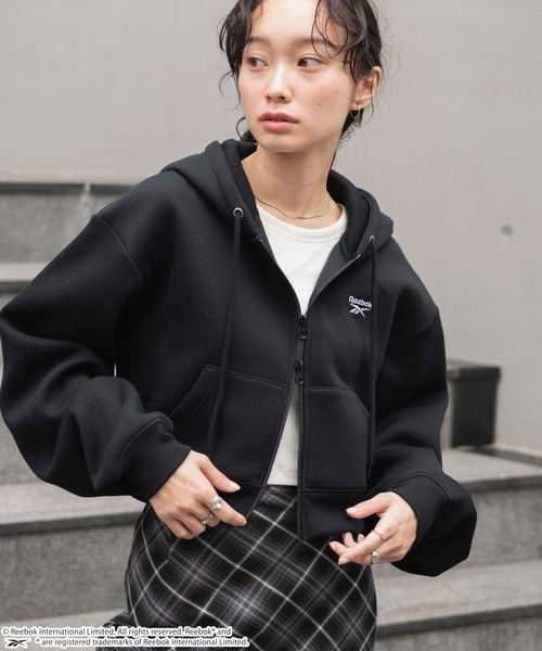 Reebok（リーボック）の「∴WEGO/別注Reebok 裏起毛ショートZIPパーカー（パーカー・レディース・ブラック/オフホワイト/杢グレー・FREE）」の6枚目の写真