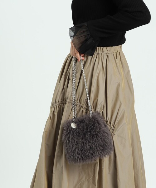 OPAQUE.CLIP（オペークドットクリップ）の「◆【2WAY】ラム風フェイクファーミニショルダーバッグ（ショルダーバッグ・レディース・チャコールグレー/ブラウン系/オフホワイト・00）」の17枚目の写真