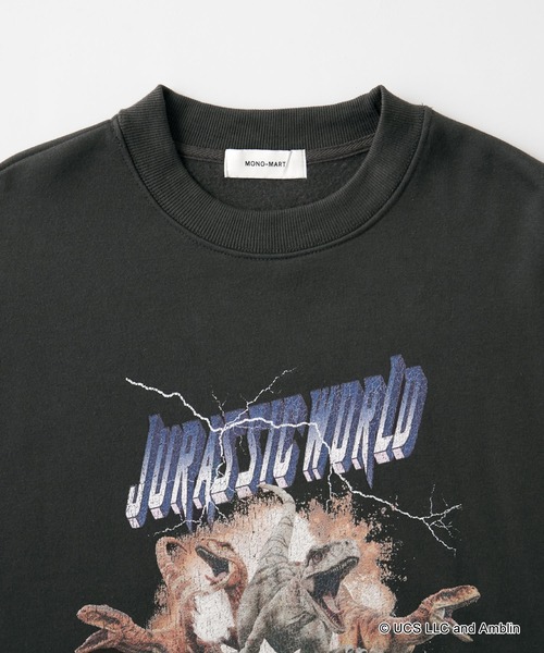 MONO-MART(モノマート)の「【Jurassic World】別注 ジュラシックワールド ヴィンテージライクグラフィック ビッグシルエット裏起毛スウェット(スウェット・レディース・ブルー系/オートミール/グレー系1/ブラック系/ブルー系1/ブラック系1・M/L)」の10枚目の写真