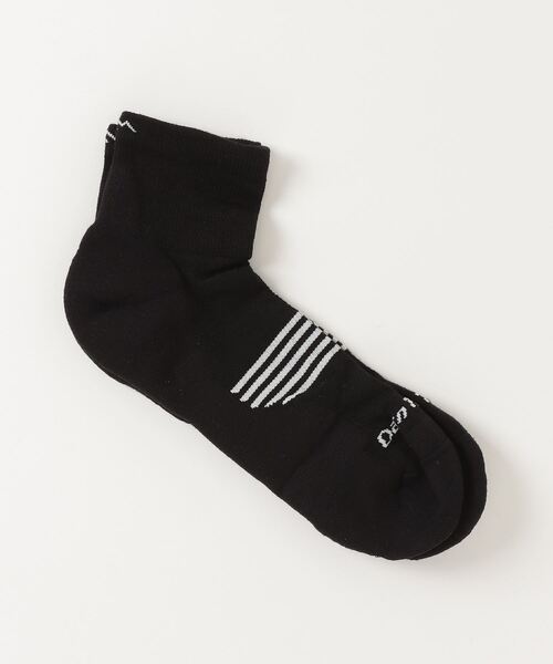 DARN TOUGH VERMONT(ダーンタフバーモント)の「DARN TOUGH/ダーンタフ 1117 Element Quarter Lightweight Running Sock/エレメントライトウェイトクッション(ソックス/靴下・メンズ・ブラック・MEDIUM/LARGE)」の2枚目の写真