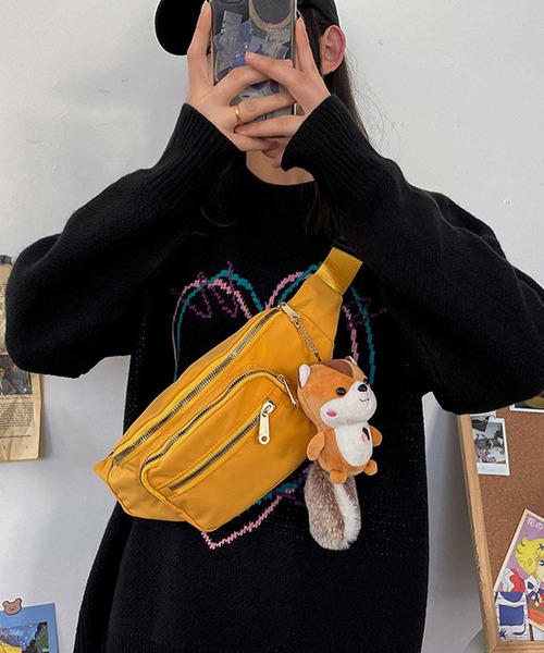 NANEA(ナネア)の「カラーボディバッグ(ボディバッグ/ウエストポーチ・レディース・ピンク/イエロー/ブルー/グリーン/ブラック・フリー)」の4枚目の写真