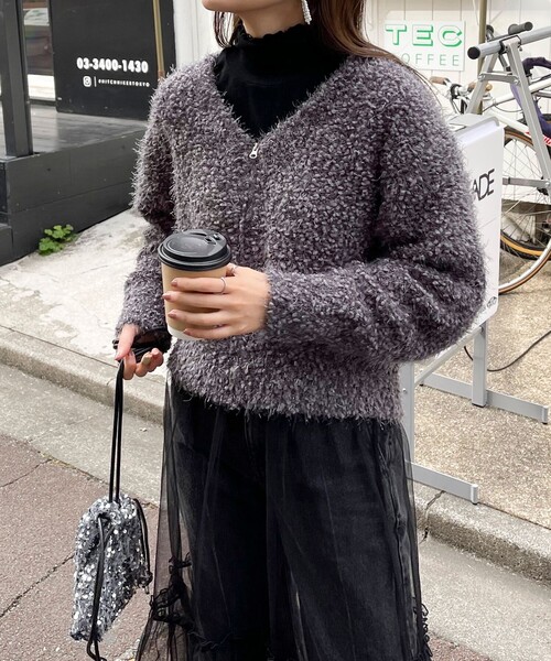 fredy emue（フレディエミュ）の「ふわキラZIPカーディガン（カーディガン/ボレロ・レディース・オフホワイト/チャコールグレー/オレンジ/サックスブルー・38）」の3枚目の写真