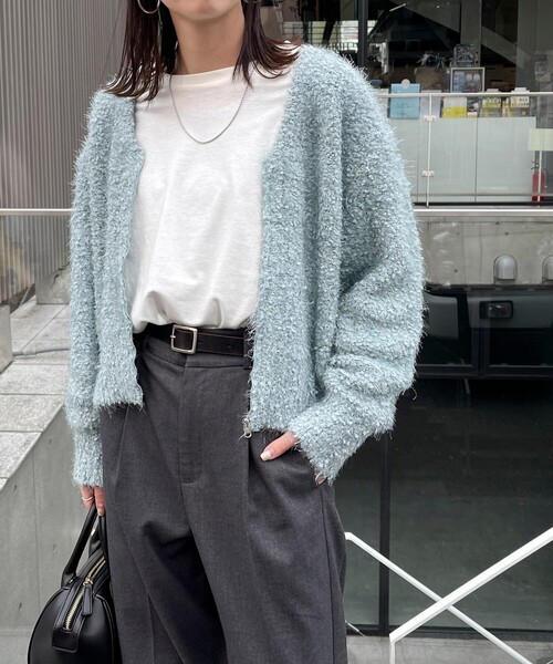 fredy emue（フレディエミュ）の「ふわキラZIPカーディガン（カーディガン/ボレロ・レディース・オフホワイト/チャコールグレー/オレンジ/サックスブルー・38）」の8枚目の写真