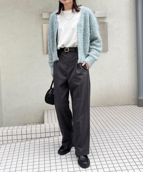 fredy emue（フレディエミュ）の「ふわキラZIPカーディガン（カーディガン/ボレロ・レディース・オフホワイト/チャコールグレー/オレンジ/サックスブルー・38）」の9枚目の写真