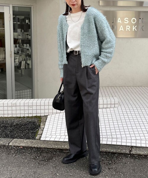 fredy emue（フレディエミュ）の「ふわキラZIPカーディガン（カーディガン/ボレロ・レディース・オフホワイト/チャコールグレー/オレンジ/サックスブルー・38）」の10枚目の写真