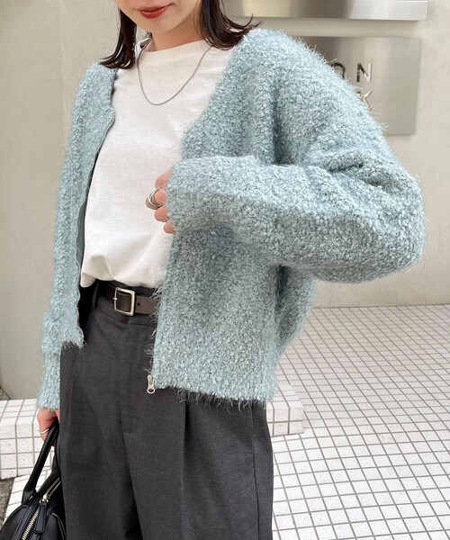 fredy emue（フレディエミュ）の「ふわキラZIPカーディガン（カーディガン/ボレロ・レディース・オフホワイト/チャコールグレー/オレンジ/サックスブルー・38）」の11枚目の写真