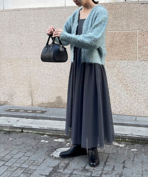 fredy emue（フレディエミュ）の「ふわキラZIPカーディガン（カーディガン/ボレロ・レディース・オフホワイト/チャコールグレー/オレンジ/サックスブルー・38）」の19枚目の写真