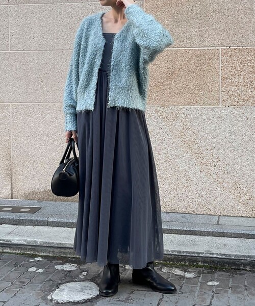 fredy emue（フレディエミュ）の「ふわキラZIPカーディガン（カーディガン/ボレロ・レディース・オフホワイト/チャコールグレー/オレンジ/サックスブルー・38）」の20枚目の写真