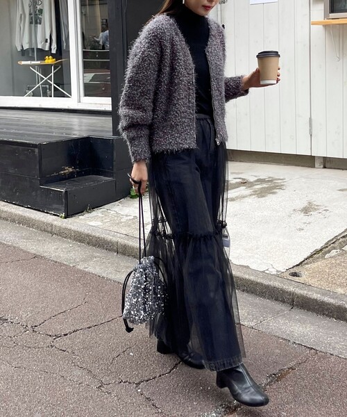 fredy emue（フレディエミュ）の「ふわキラZIPカーディガン（カーディガン/ボレロ・レディース・オフホワイト/チャコールグレー/オレンジ/サックスブルー・38）」の21枚目の写真