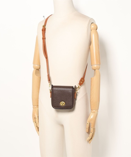 ISOOK(アイスー)の「【ISOOK / アイスー】フェイクレザーショルダーバッグ / サイズ展開あり レトロ ミニ ポーチ ZOZOTOWN限定(ショルダーバッグ・レディース・ブラウン・S/M)」の7枚目の写真