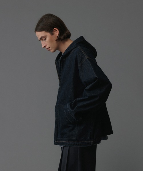 ADAM ET ROPE'(アダムエロペ)の「【コットンUSA】ルーズシルエット デニム フード ブルゾン / セットアップ対応 / UNISEX(デニムジャケット・メンズ・ネイビー/ブラック系その他・L/M)」の14枚目の写真