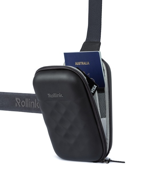 Rollink(ローリンク)の「Rollink / トラベル ミニバッグ GO(ボディバッグ/ウエストポーチ・レディース・チャコールグレー/ブラック/ブルー/モスグリーン・ONE SIZE)」の17枚目の写真