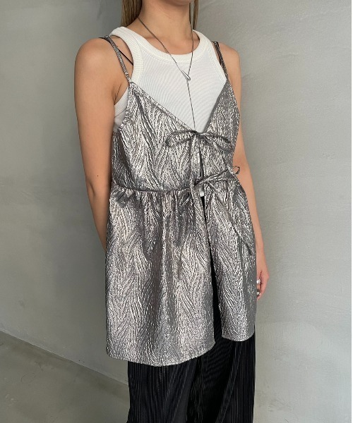 AIC.（エーアイシー）の「2WAYメタリックふくれジャガードキャミソール（キャミソール・レディース・シルバー・FREE）」の8枚目の写真