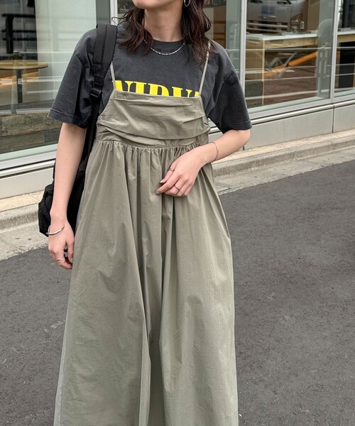 fredy emue（フレディエミュ）の「タックデザインギャザーキャミワンピース（ワンピース・レディース・ブラック/カーキ・38）」の6枚目の写真