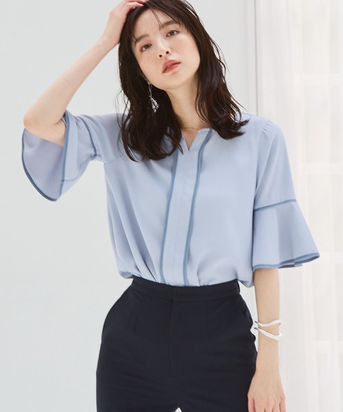 Andemiu（アンデミュウ）の「フロントアクセブラウス109466（シャツ/ブラウス・レディース・アイボリー/ブルー/ネイビー/ベージュ/ネイビー×ホワイト・FREE）」の4枚目の写真