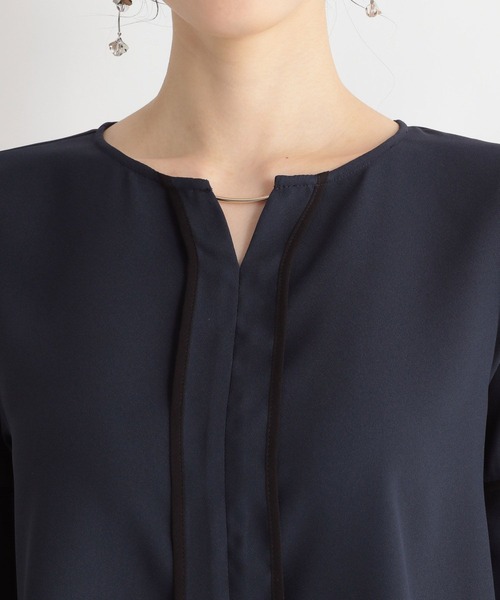 Andemiu（アンデミュウ）の「フロントアクセブラウス109466（シャツ/ブラウス・レディース・アイボリー/ブルー/ネイビー/ベージュ/ネイビー×ホワイト・FREE）」の11枚目の写真