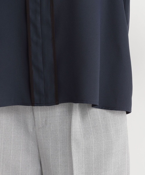 Andemiu（アンデミュウ）の「フロントアクセブラウス109466（シャツ/ブラウス・レディース・アイボリー/ブルー/ネイビー/ベージュ/ネイビー×ホワイト・FREE）」の13枚目の写真