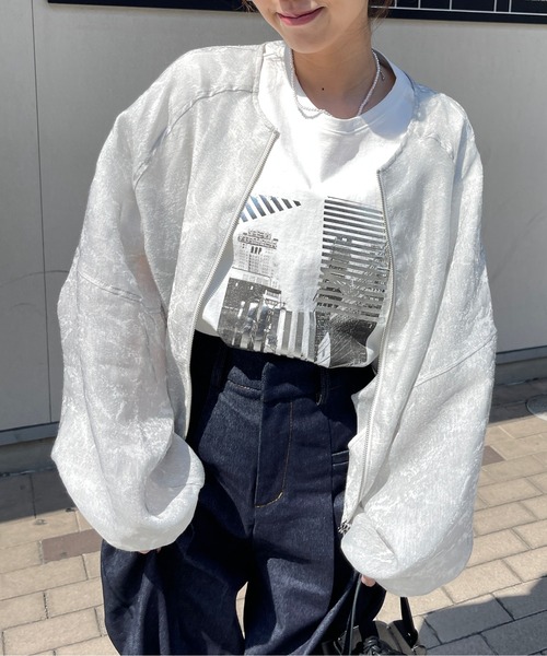 Meli rich（メリーリッチ）の「シアーニュアンスパターンランタンスリーブジップジャケット（ブルゾン・レディース・オフホワイト/グレー・FREE）」の2枚目の写真