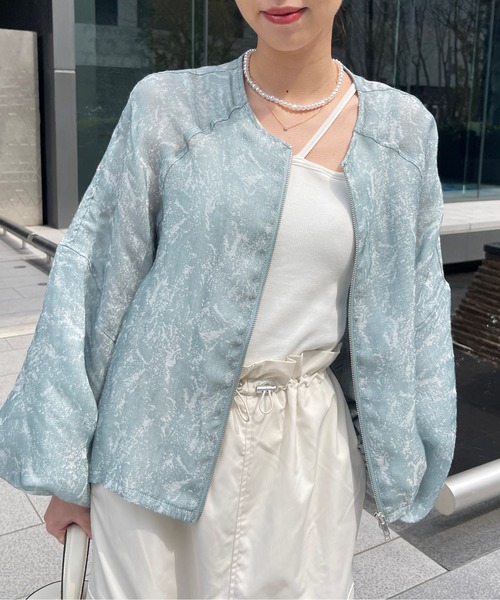 Meli rich（メリーリッチ）の「シアーニュアンスパターンランタンスリーブジップジャケット（ブルゾン・レディース・オフホワイト/グレー・FREE）」の3枚目の写真