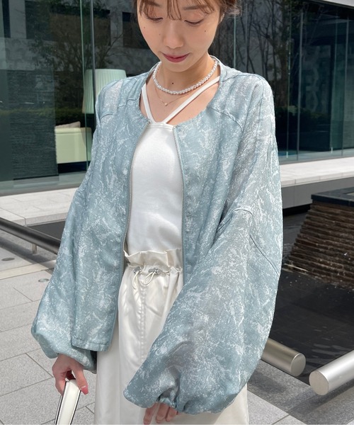 Meli rich（メリーリッチ）の「シアーニュアンスパターンランタンスリーブジップジャケット（ブルゾン・レディース・オフホワイト/グレー・FREE）」の11枚目の写真