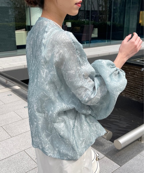 Meli rich（メリーリッチ）の「シアーニュアンスパターンランタンスリーブジップジャケット（ブルゾン・レディース・オフホワイト/グレー・FREE）」の13枚目の写真